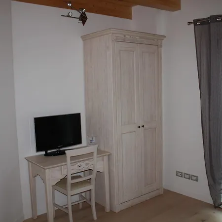 Elis' Guest house *